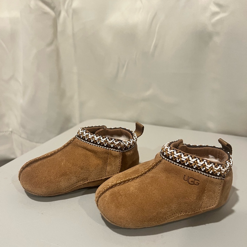 New UGG baby Tasman suede slippers size 4/5 (12-12month)